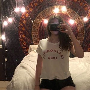 BRANDY MELVILLE T-SHIRT